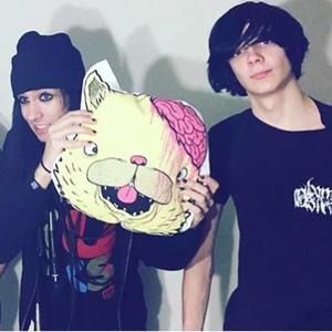 Meet your Posher, Kenneth